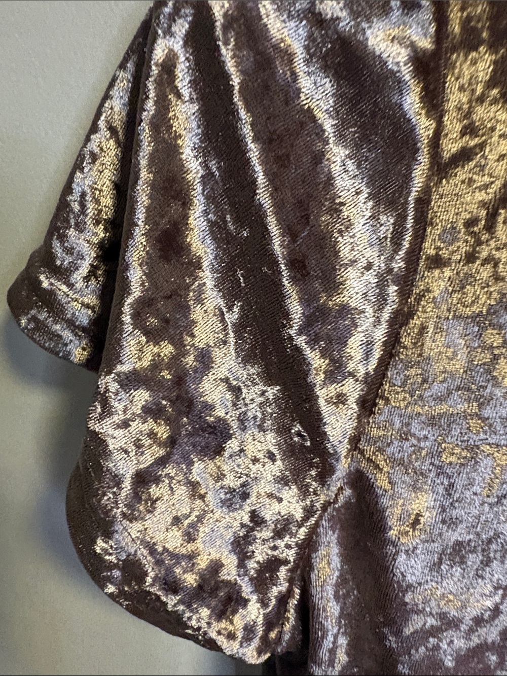 POL Crushed Velvet V-Neck Short Sleeve Top - Taupe - Picture 8 of 9